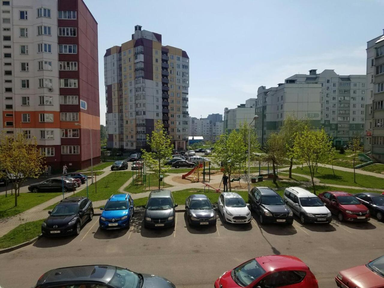 Apartment On Metro Mihalova Minszk Kültér fotó