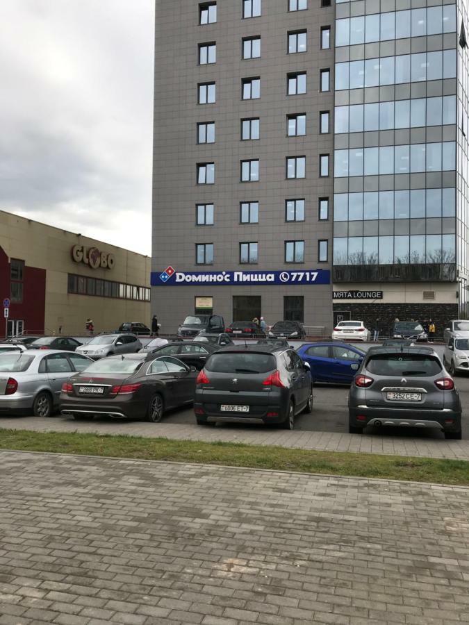 Apartment On Metro Mihalova Minszk Kültér fotó